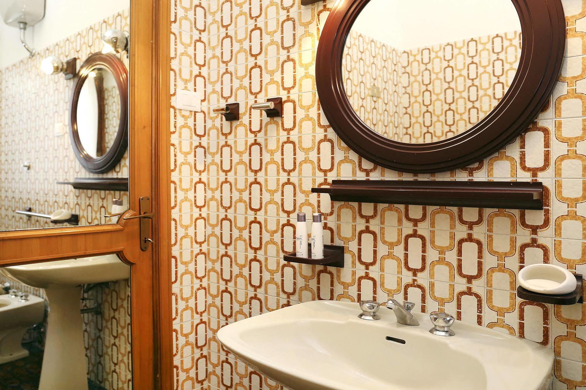 B&B Torrione LʼAquila Extérieur photo